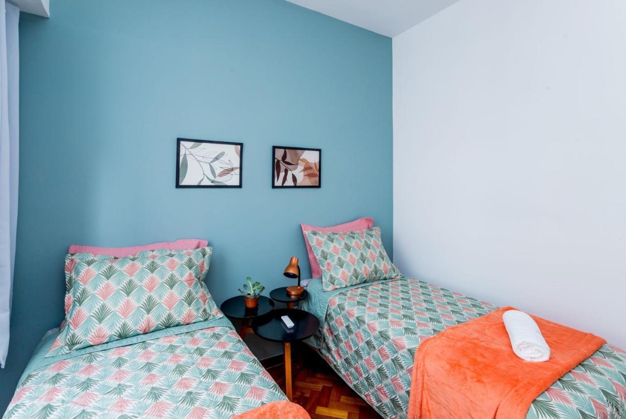 Chegou O Pe Na Areia Em Plena Praia De Copacabana, Incrivel Apto De 2 E 3 Quartos, Tudo Novo E Decorado, 50M Da Praia, Com Cozinha E Lavanderia Completos Rio de Janeiro Bagian luar foto